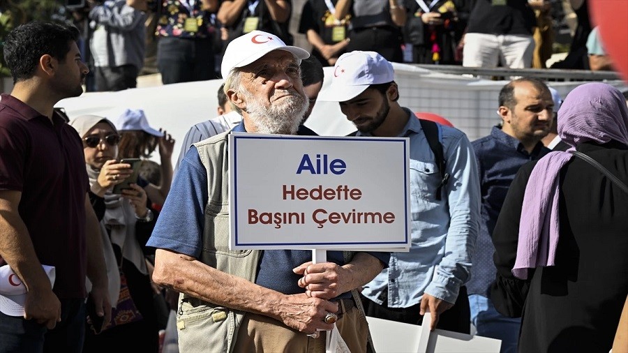 Fatih'te 2'nci kez LGBT kart 'Byk Aile Bulumas' gerekleti